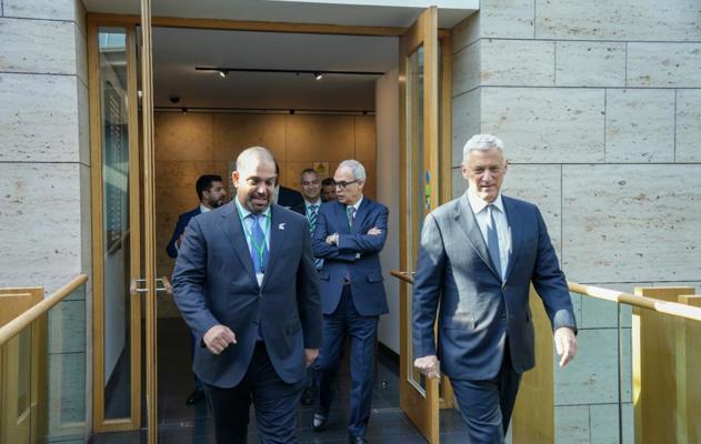 معالي وزير المالية والاقتصاد الوطني يجتمع مع الرئيس التنفيذي لمجموعة ستاندرد تشارترد بنك والرئيس التنفيذي لمجموعة  إتش إس بي سي بنك